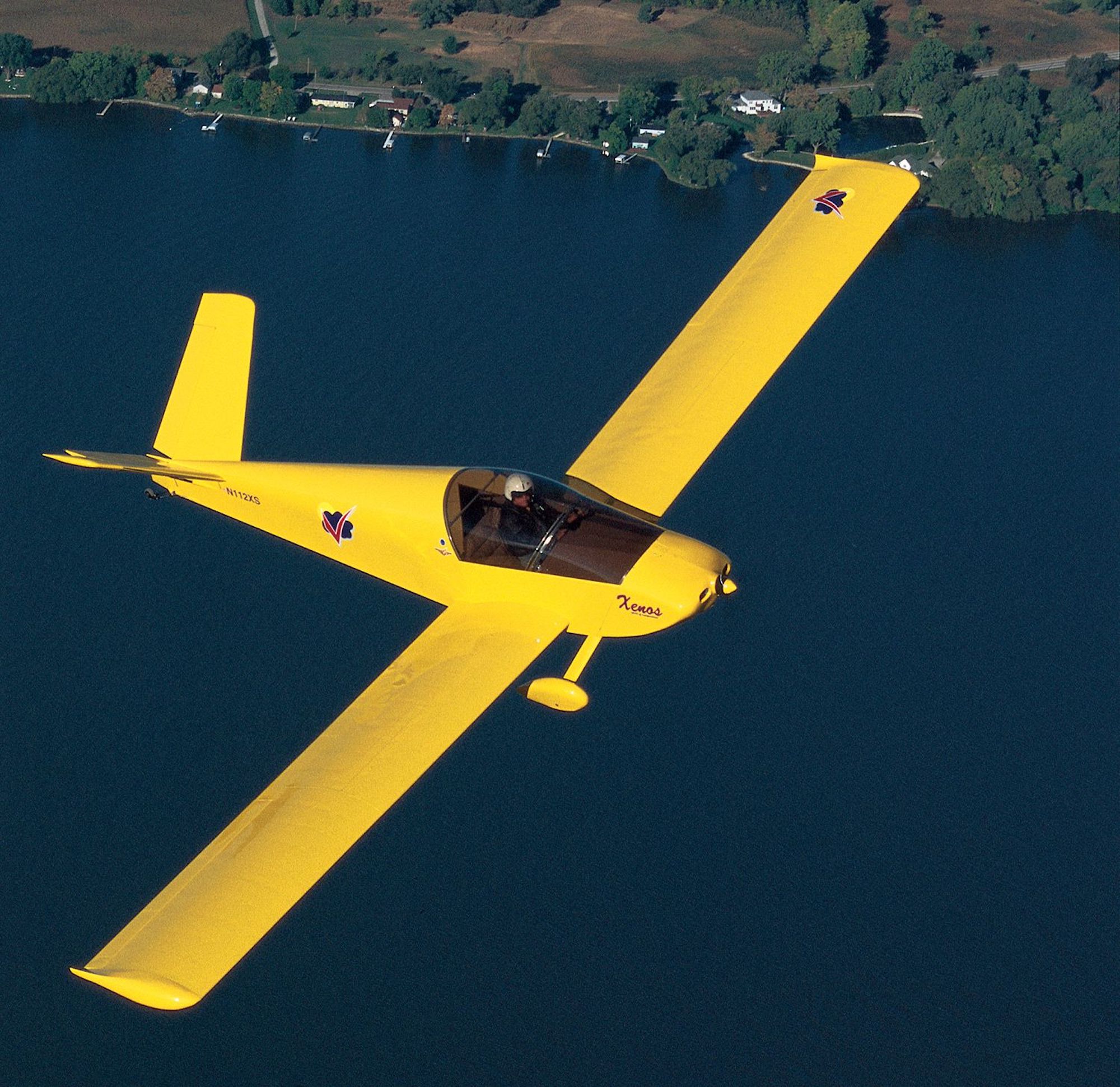The 'Xenos" - an electric Mootrglider that uses a Zero Motorcycle's powertrain to ferry and hop to decent altitudes. Media sourced from KitPlanes.