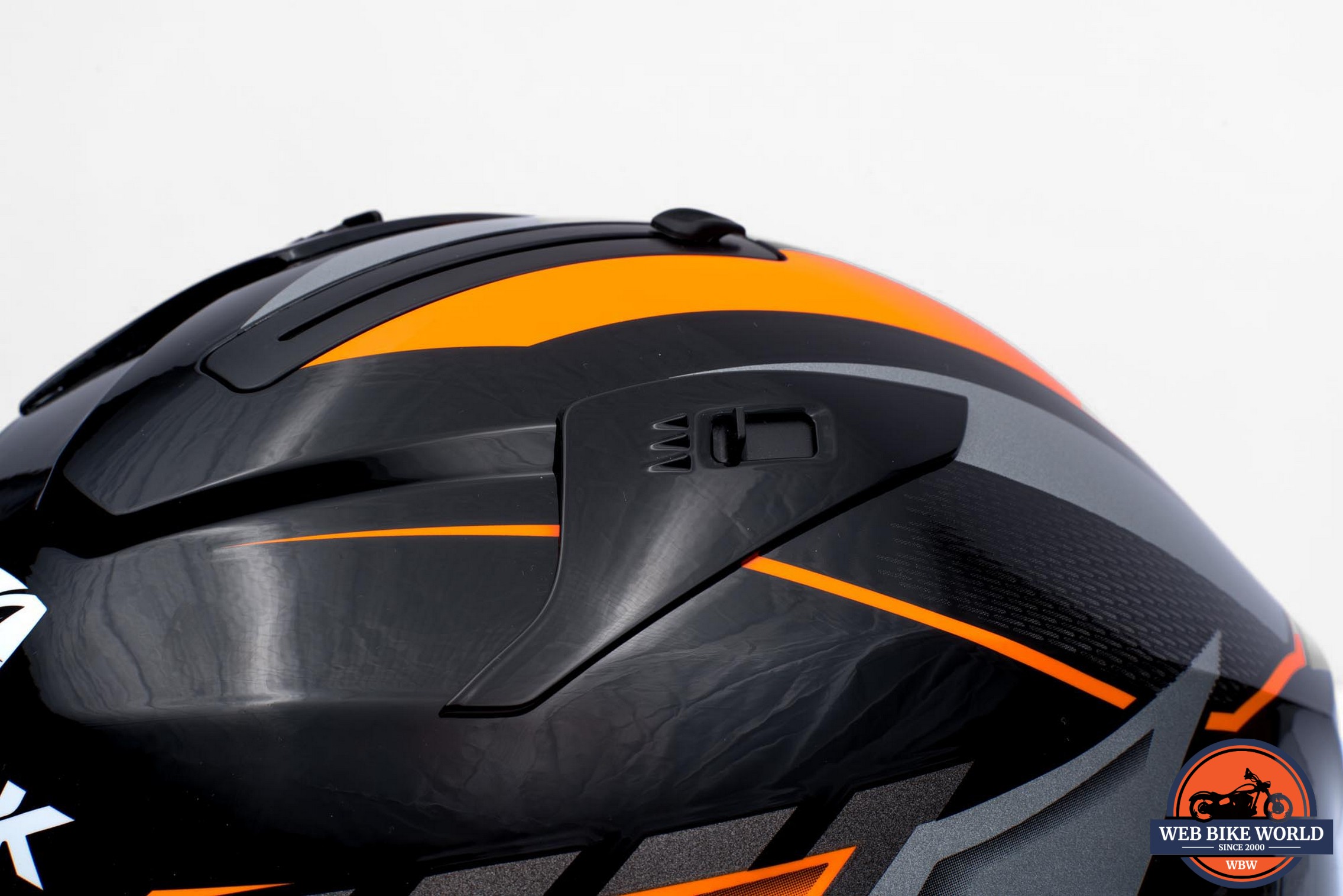 Orange graphic on Shark Ridill 1.2 helmet