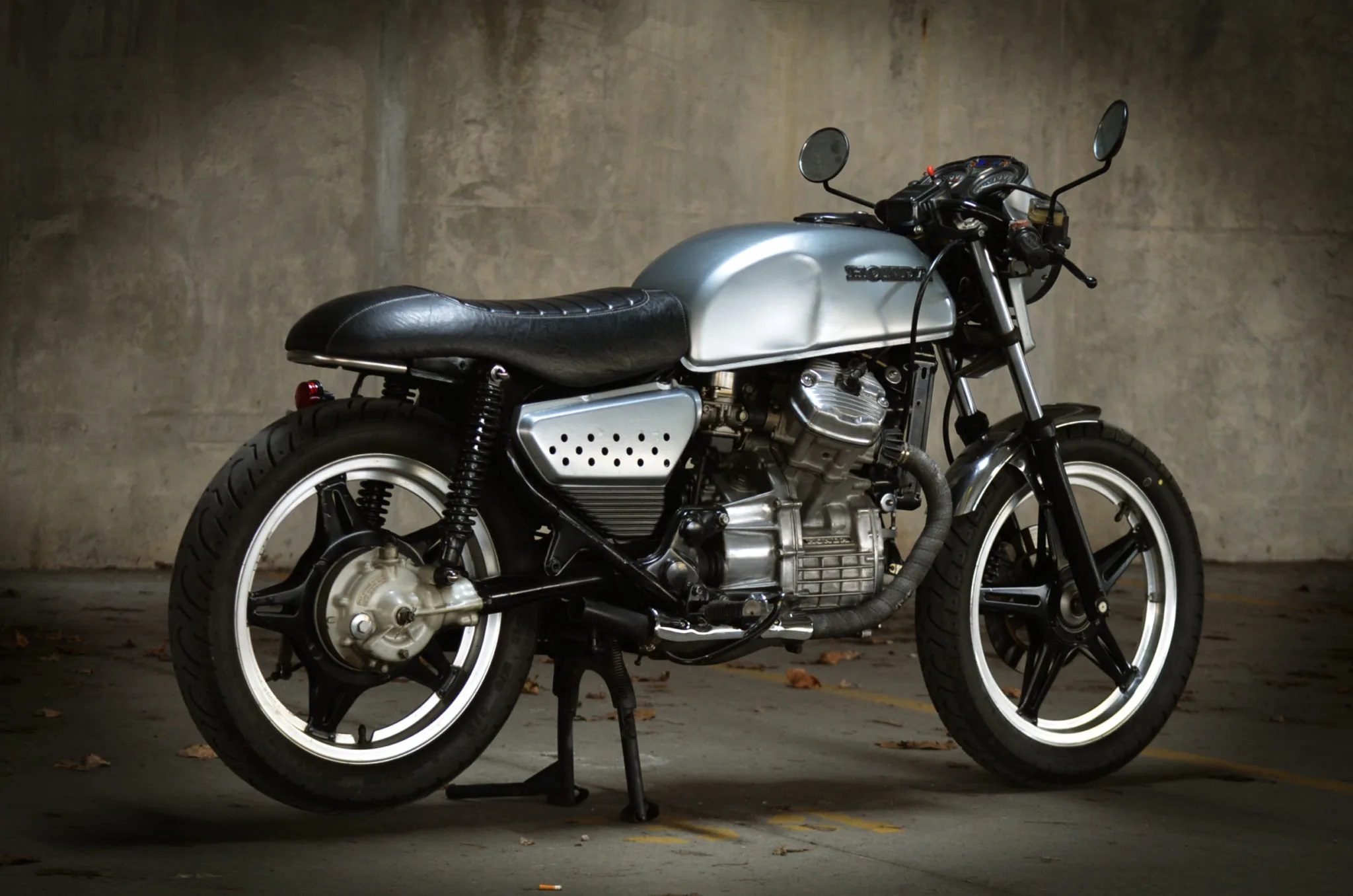 Bike Of The Day: 1979 Honda CX500 Deluxe Cafe Racer - webBikeWorld