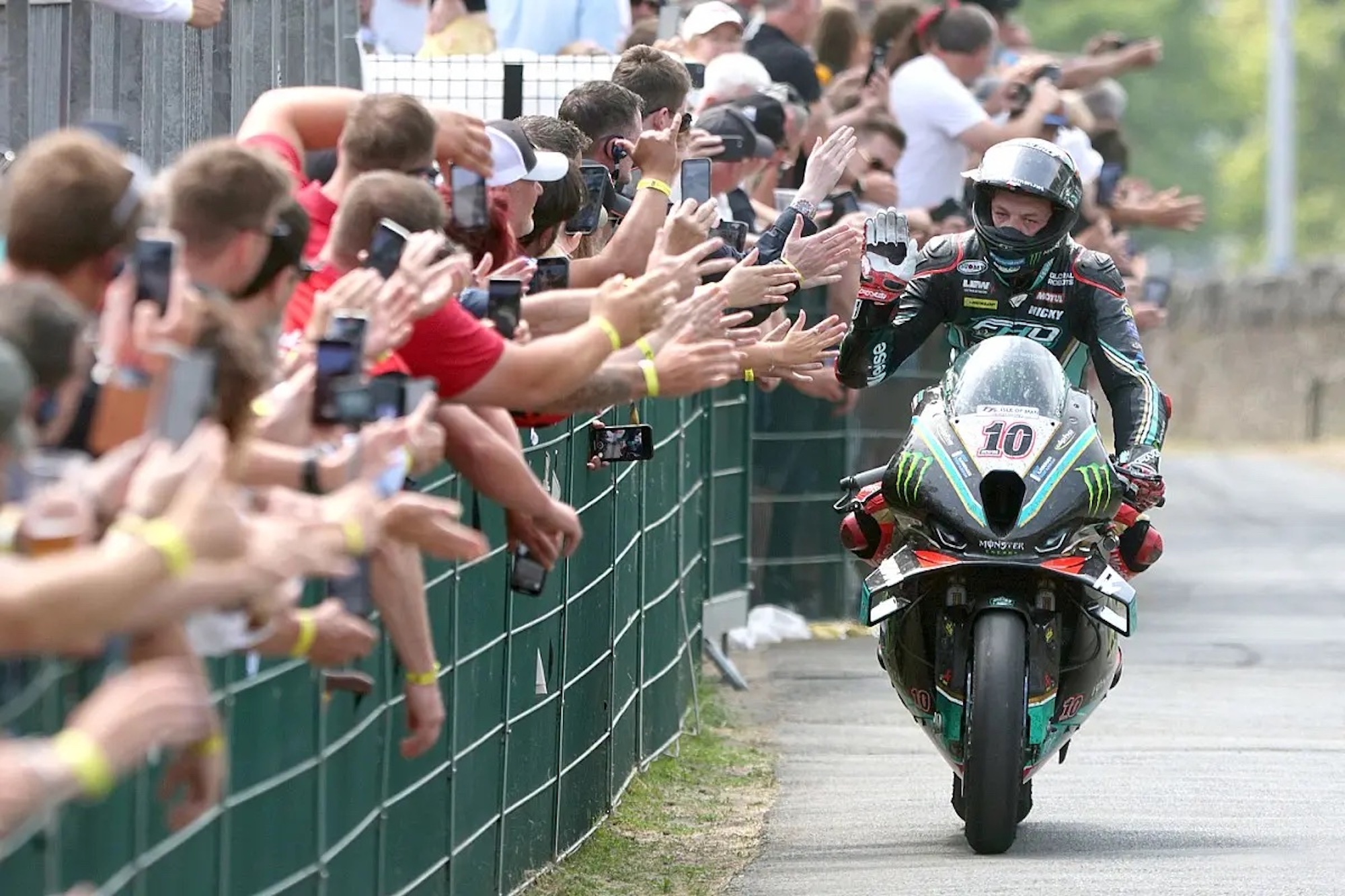 Peter Hickman in the 2023 Isle of Man TT efforts. Media sourced from Flipboard (aka., Bike Sport News).