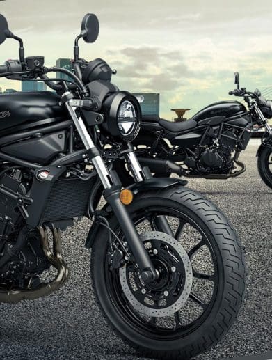 A view of Kawasaki's Eliminator. Media sourced from Ultimate Motorcycling.