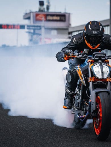 2023 KTM 890 Duke R