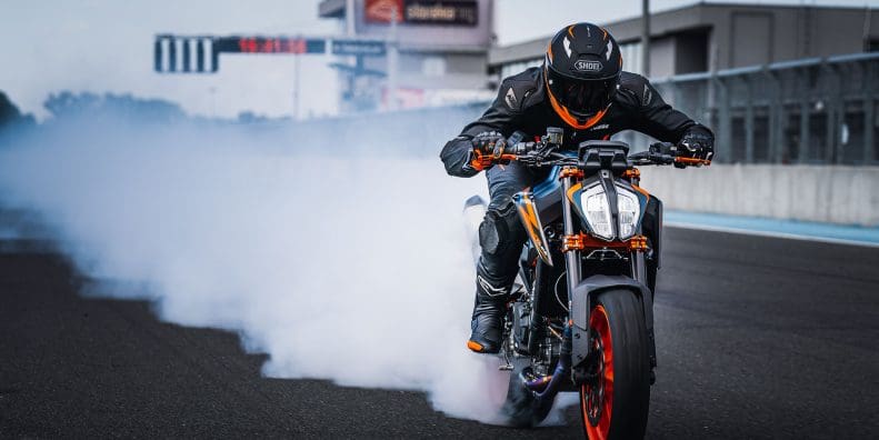 2023 KTM 890 Duke R