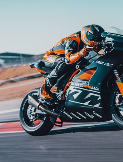  2023 KTM RC 8C