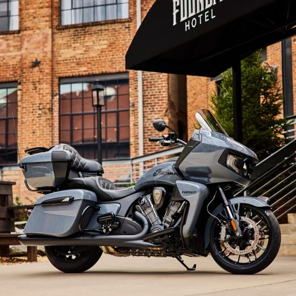 2023 Indian Pursuit Dark Horse