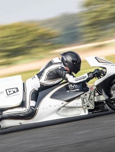 A view of Graham Sykes' "Force of Nature," currently the record holder for "World's Fastest Steam-Propelled Motorcycle." Media sourced from This Is Gizmodo Australia.