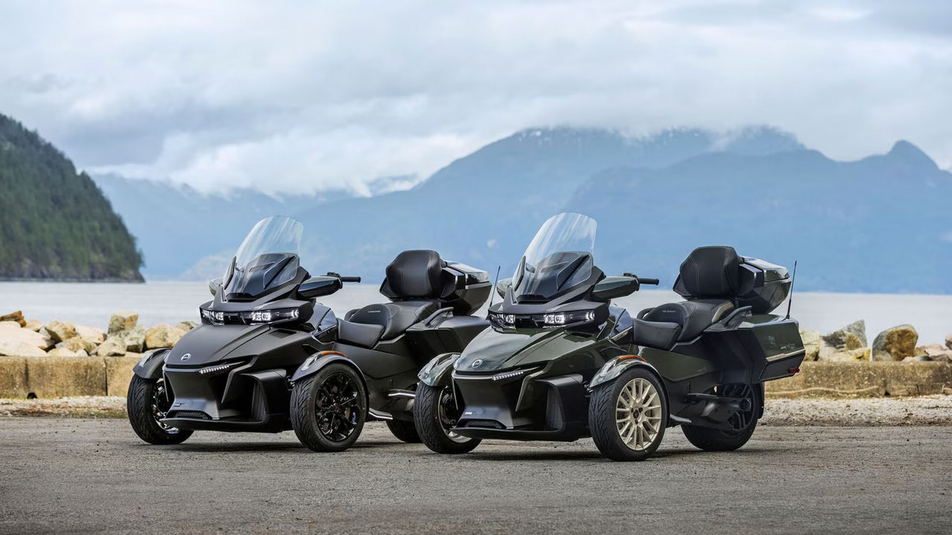 2023 Can-Am Spyder RT - 3-wheel touring motorcycle