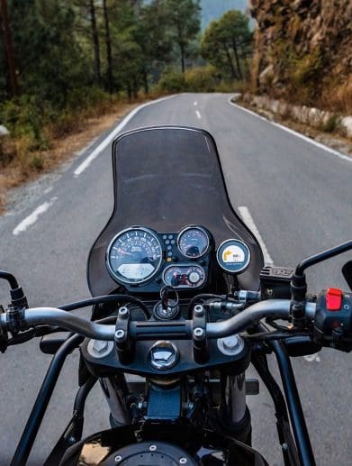 A dash view of the Royal Enfield Himalayan 450. Media sourced from Royal Enfield.