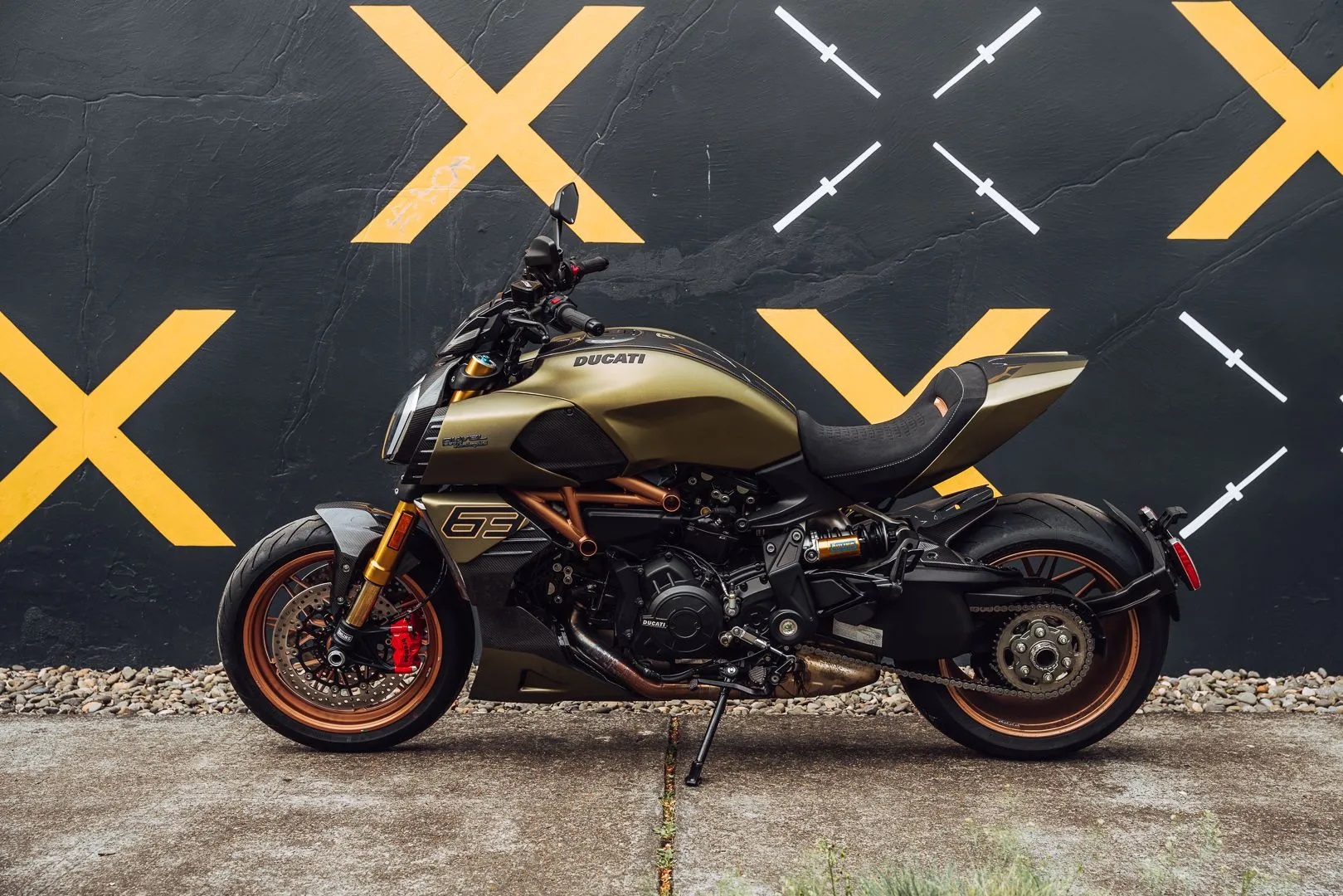 Ducati - Discover the new Diavel for Bentley