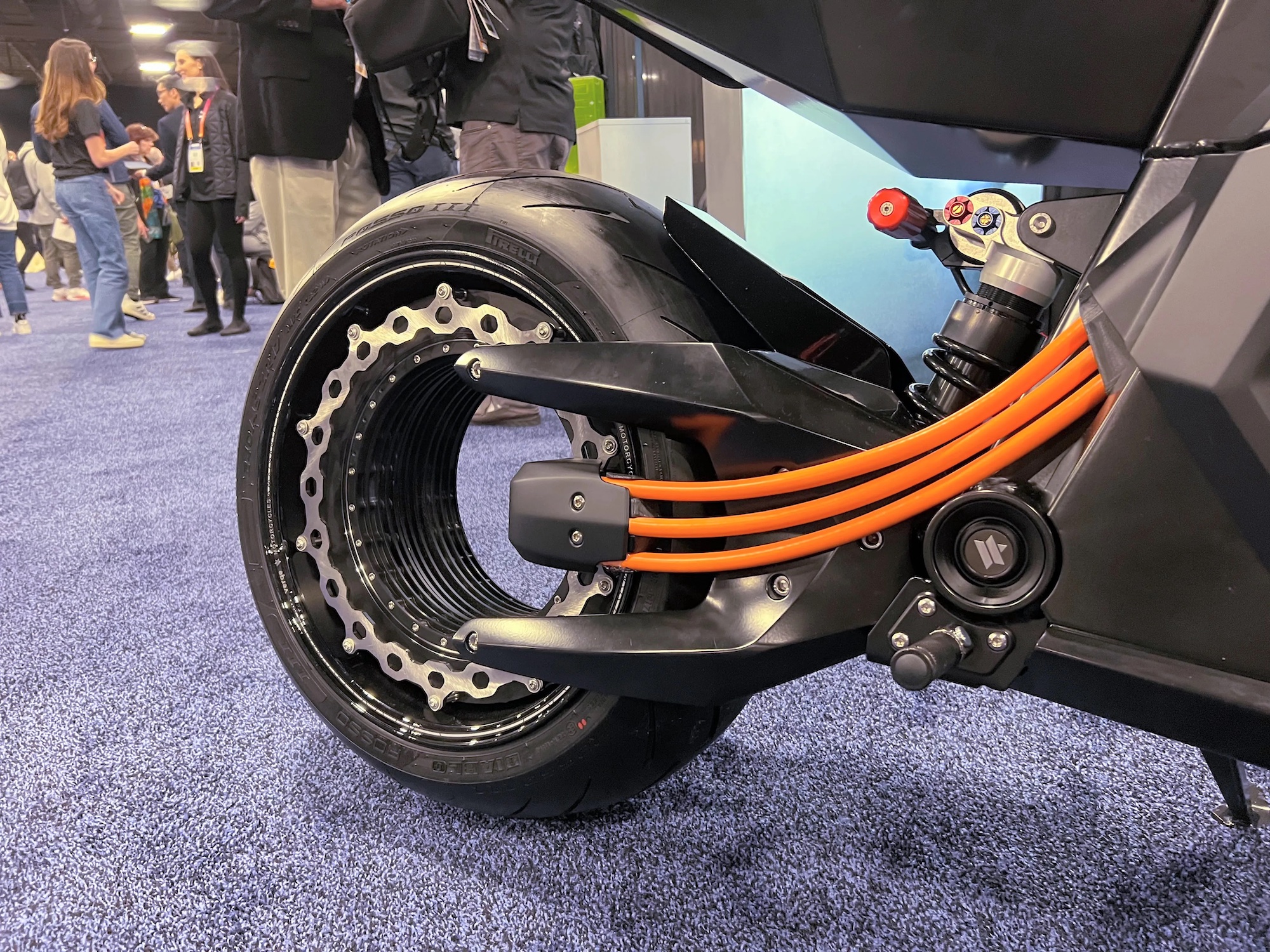 A view of Verge's electric motorcycle, complete with a hub less rear wheel. Media sourced from Digital Trends.