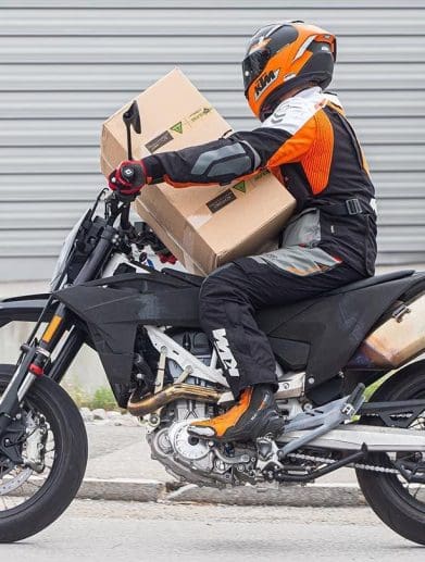 A spy shot of KTM's 690 Enduro R & SMC R. Media sourced from Jorsindo.
