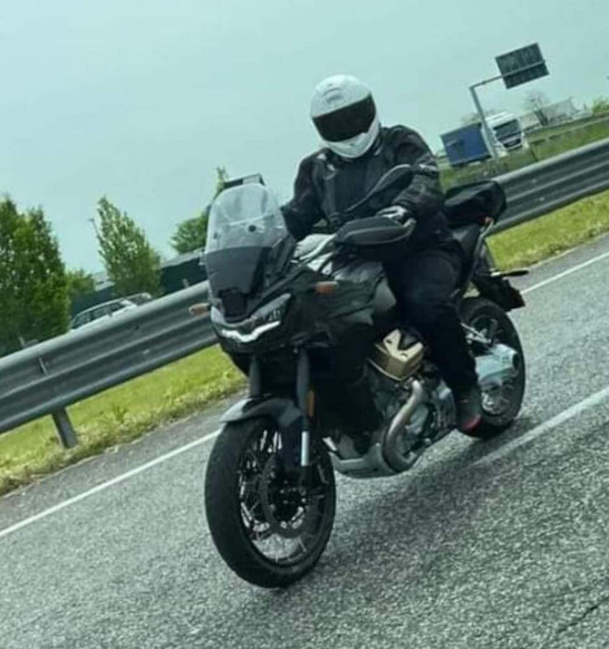 A spy shot showing Moto Guzzi's Stelvio raring for a nearing debut. Media sourced from Motociclismo.