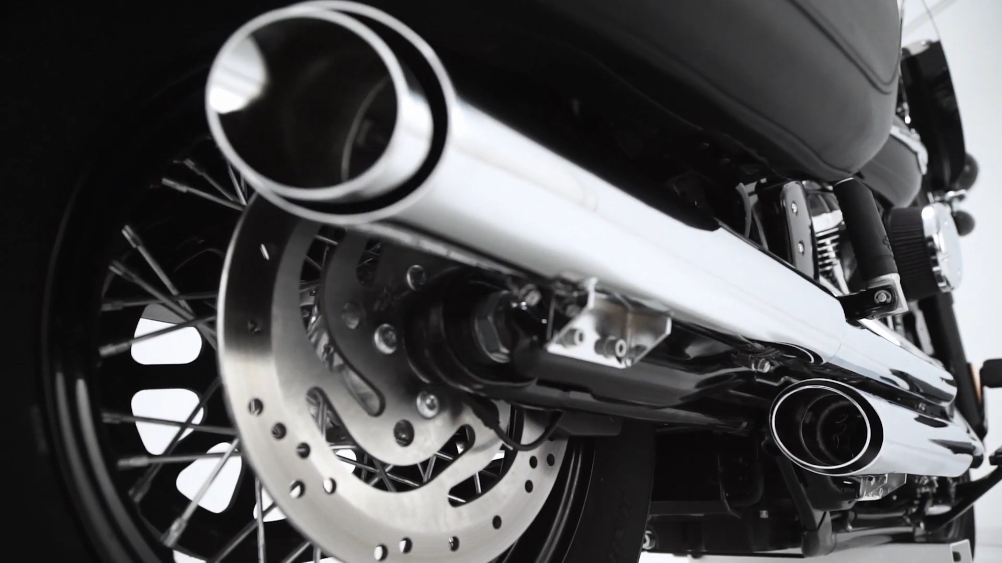 A Harley pipe system. Media sourced from Bike Future.