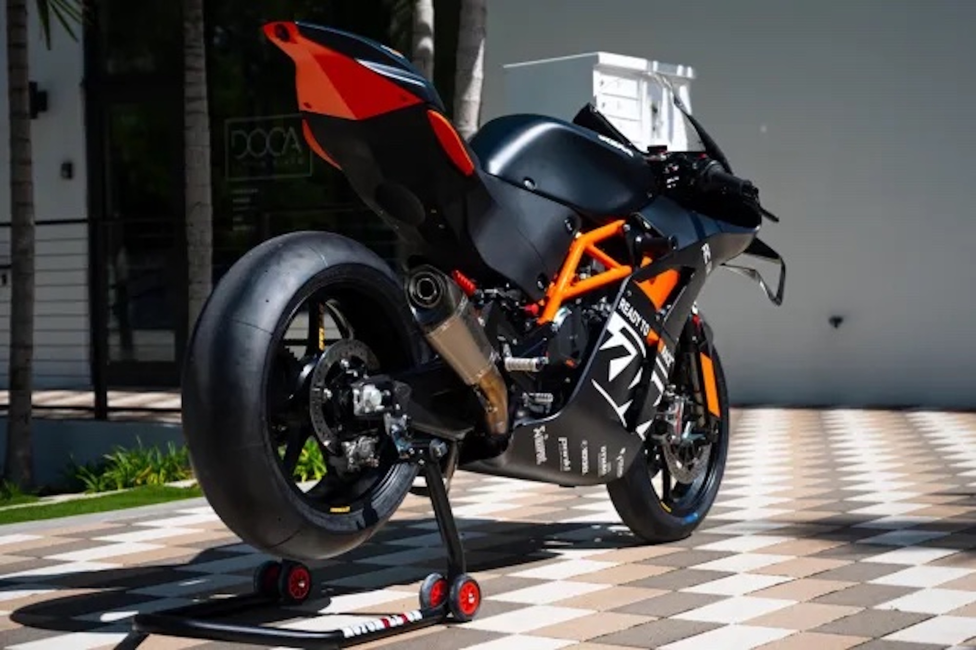 A view of the KTM RC 8C (#35 of 200) currently up for auction in Florida. Medias sourced from Bring a Trailer.