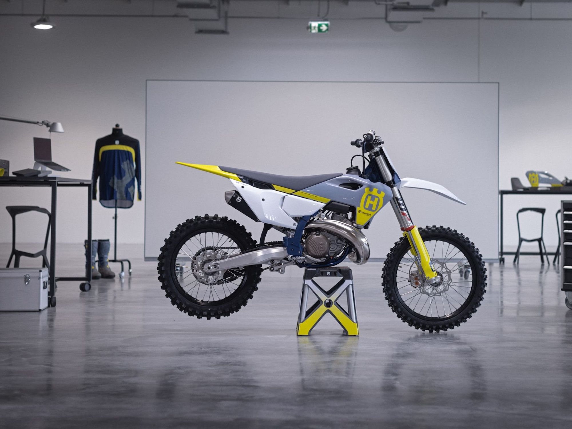 Husqvarna's enduro machine. Media sourced from Husqvarna.