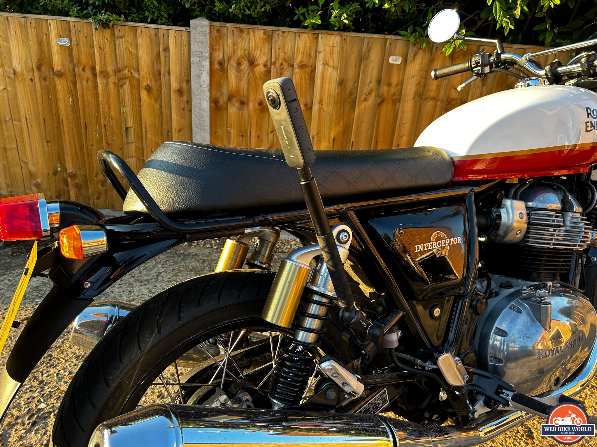 Mounting position of the Insta360 X3 Camera on a Royal Enfield Interceptor