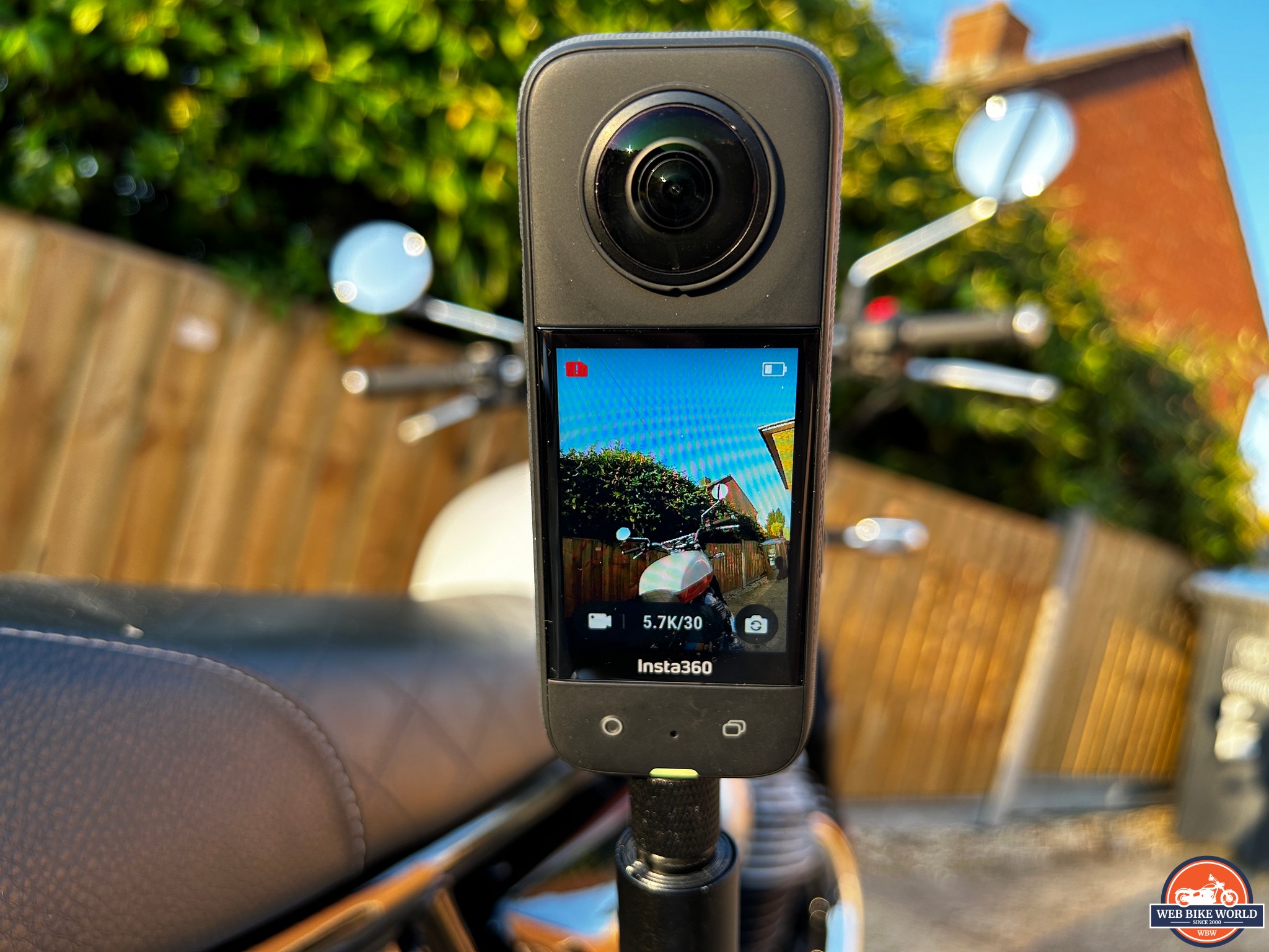 Touch screen on the Insta360 X3 Camera