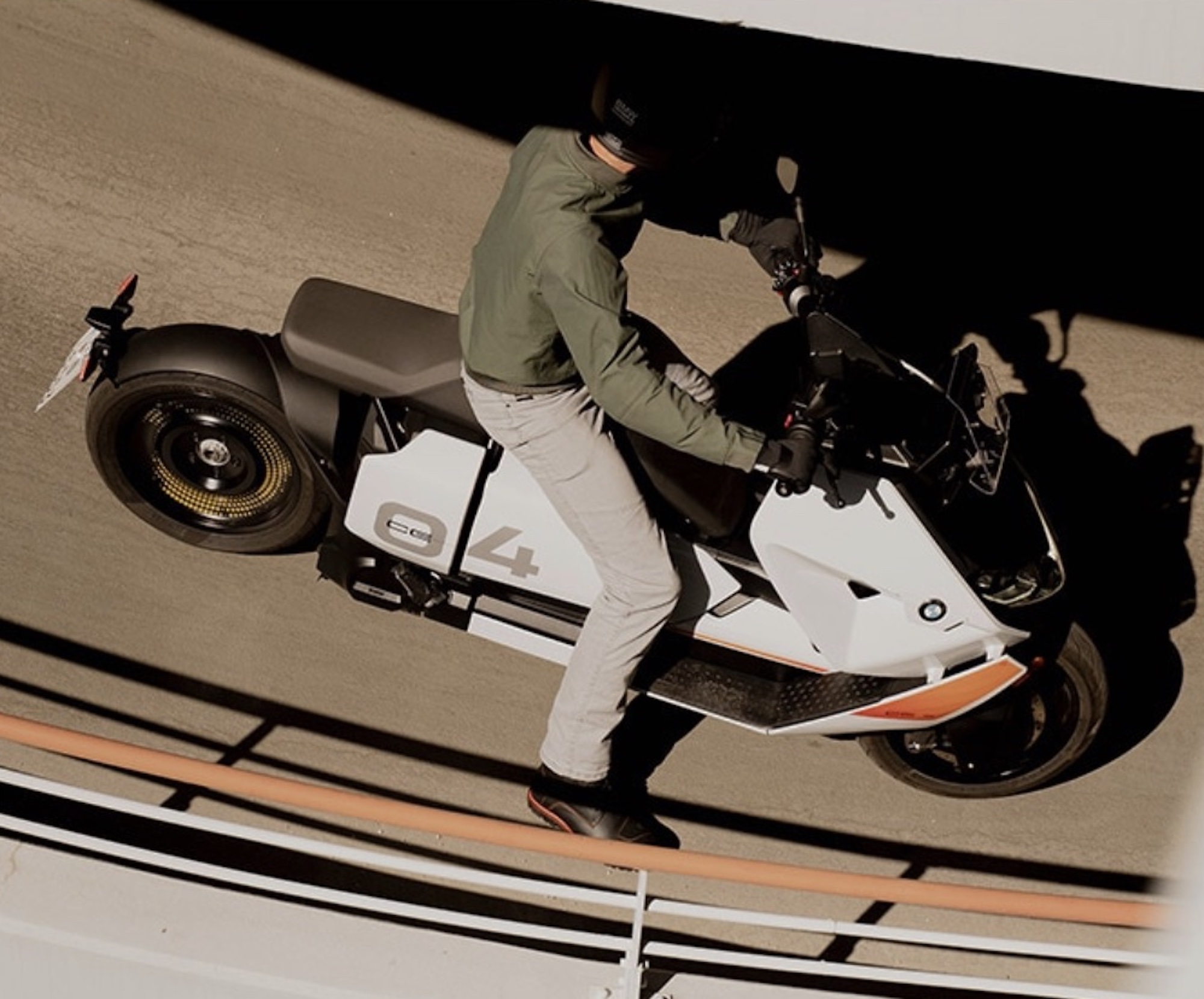 A view of BMW's CE 04. Media sourced from BMW Motorrad.