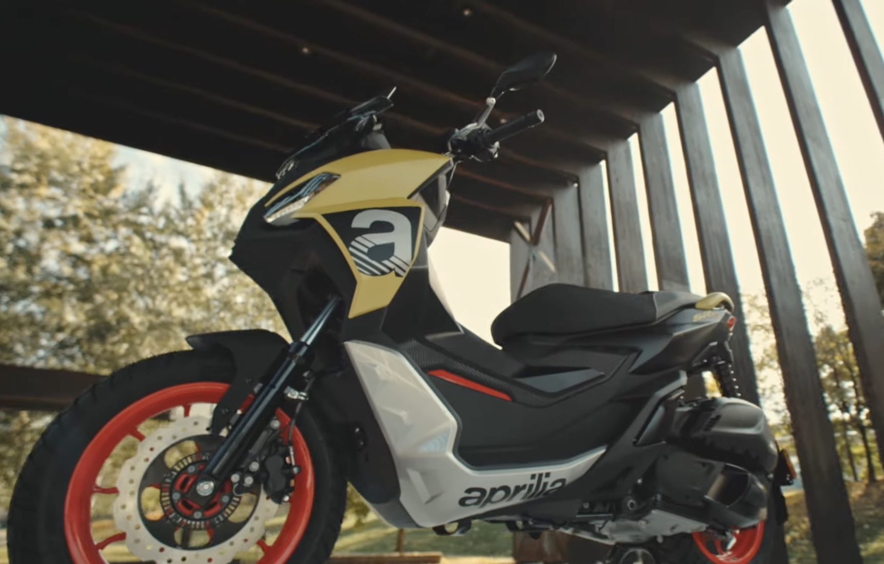 Aprilia's SR GT 200 scooter. Media provided by Aprilia (Youtube).