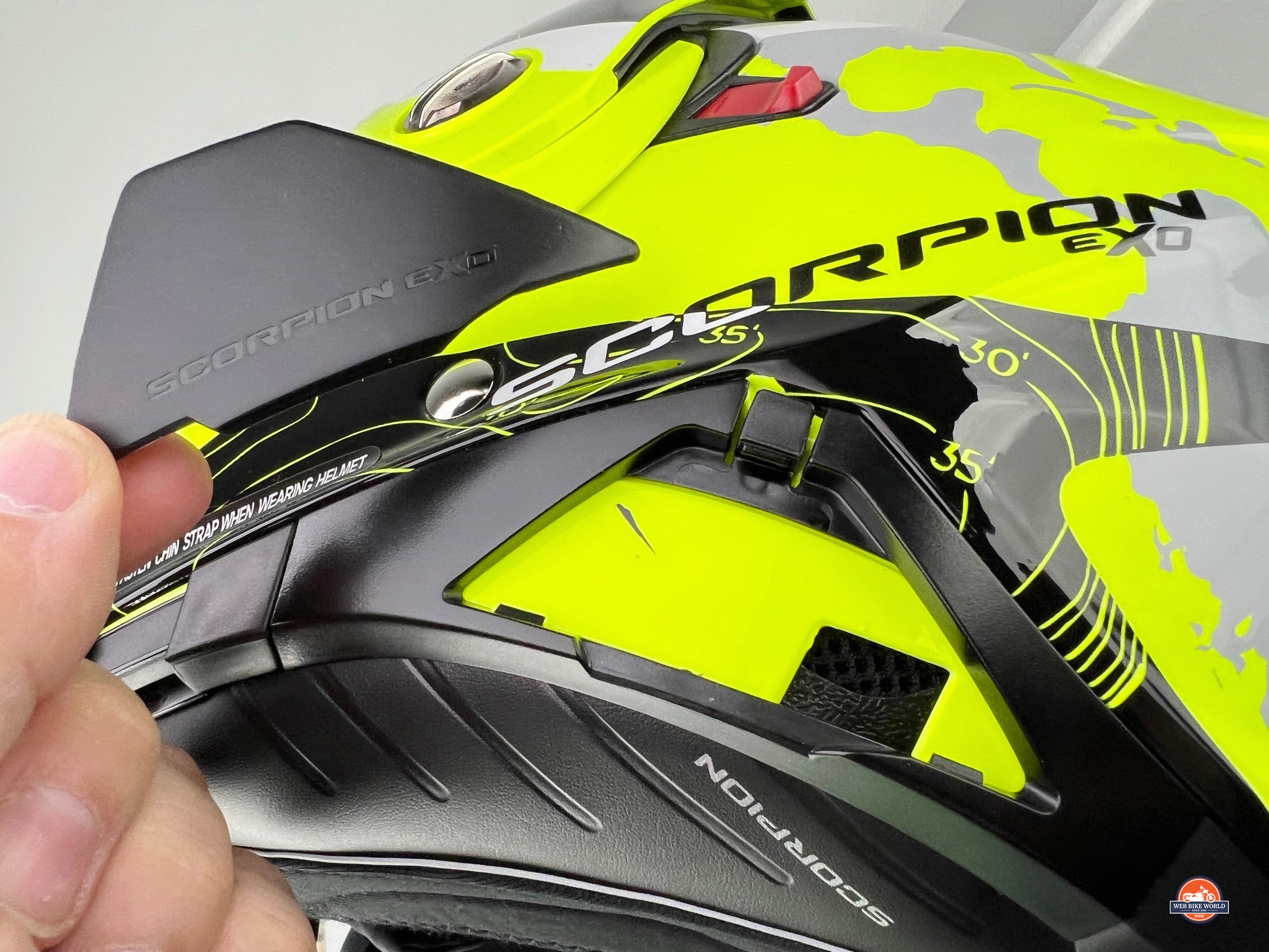 This cover comes off the AT960 to make way for the EXO-COM system… or any other type you like.