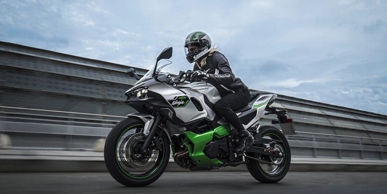 Kawasaki's 2024 Ninja 7 Hybrid Electric Vehicle (HEV). Media sourced from MCN.