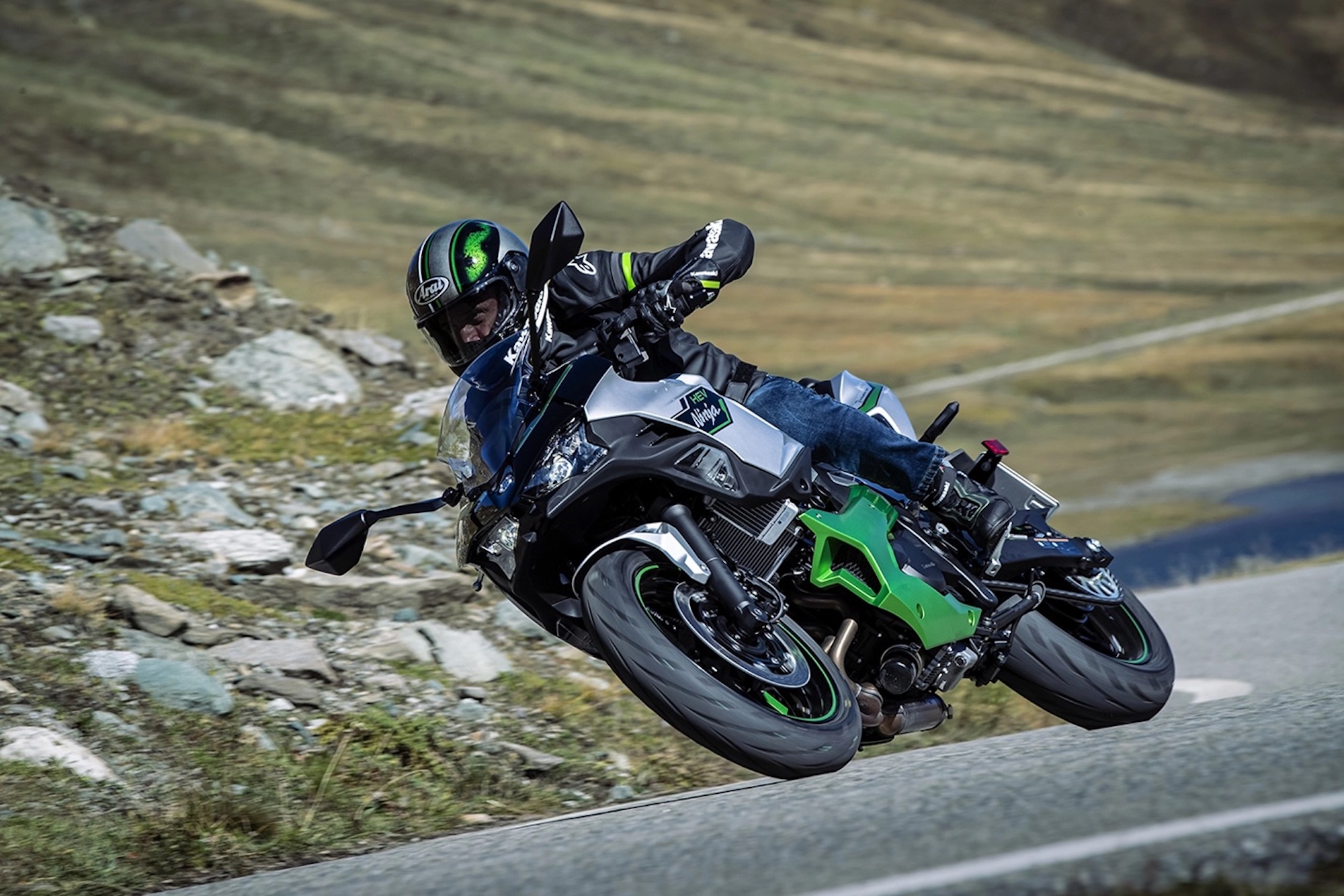 Kawasaki's 2024 Ninja 7 Hybrid Electric Vehicle (HEV). Media sourced from MCN.