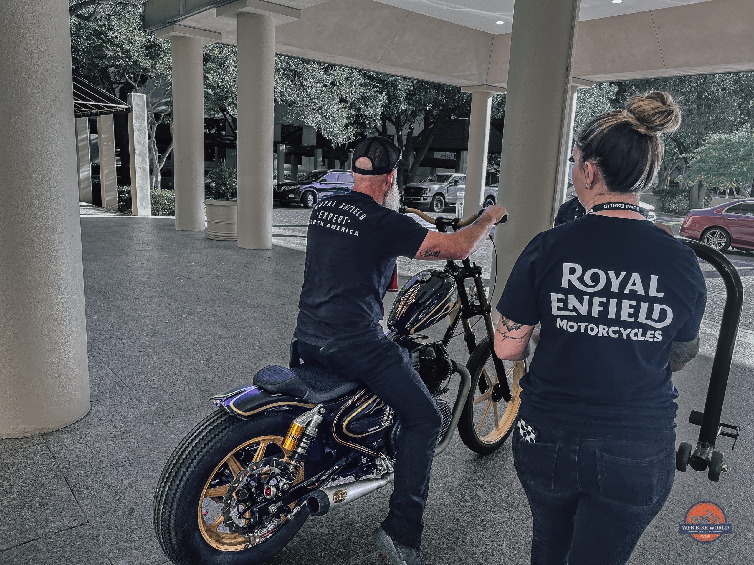 River rolling a souped-up Super Meteor 650 out of the Omni Las Colinas hotel. Media courtesy of Amanda Quick. 