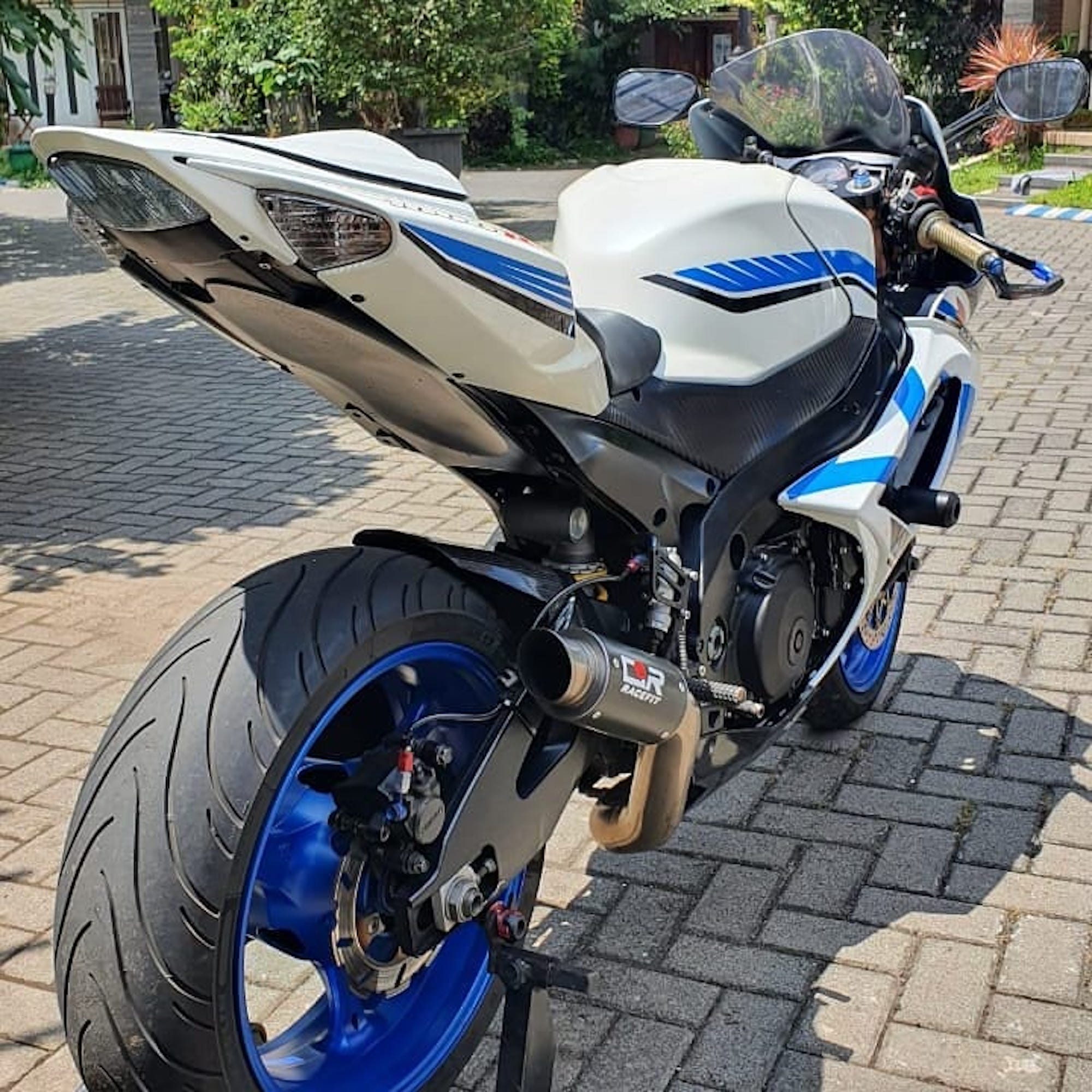 A view of a 2006 Suzuki GSX-R1000. Media provided by Bring A Trailer.