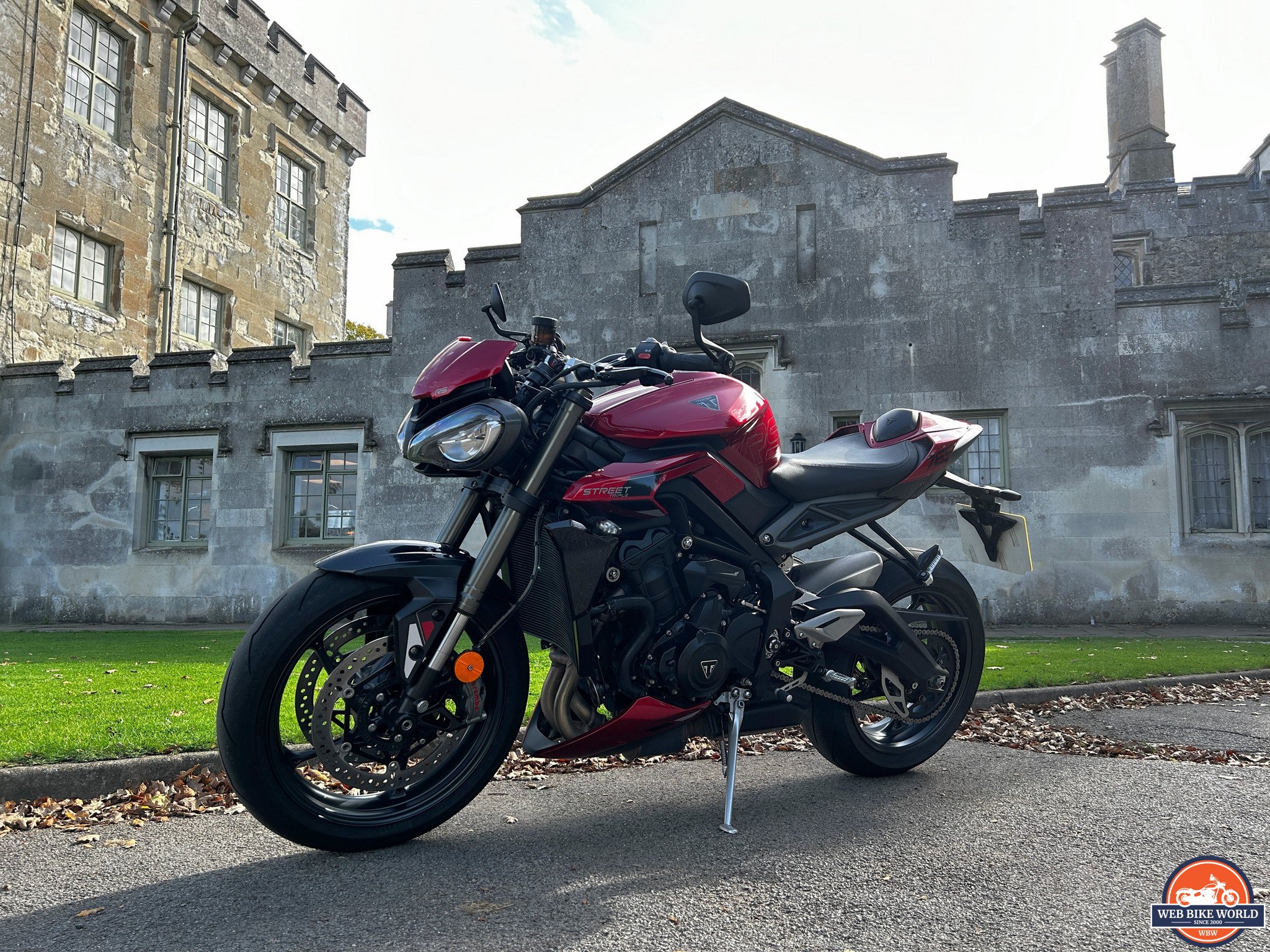 Triumph Street Triple RS Cosmic Yellow Price, Images, Mileage, Specs &  Features