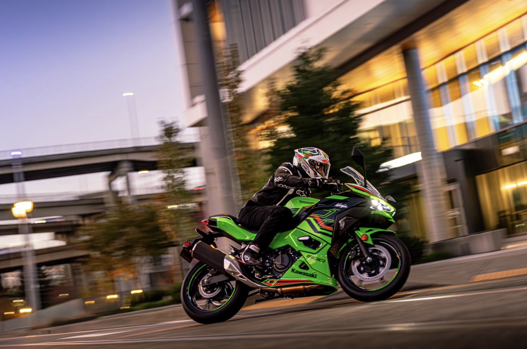 A view of Kawasaki's new 2024 Ninja 500 / SE. Media provided by Kawasaki.