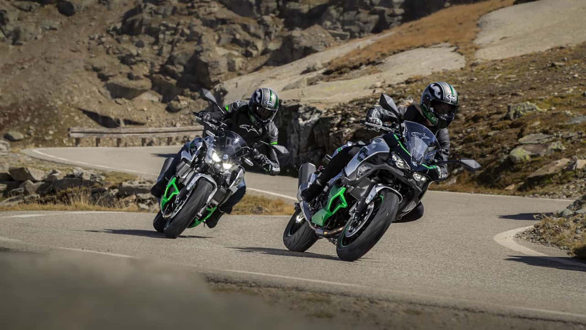 A view of Kawasaki's new hybrid, the Z 7 Hybrid, next to the full-faired Ninja 7. Media provided by Kawasaki.