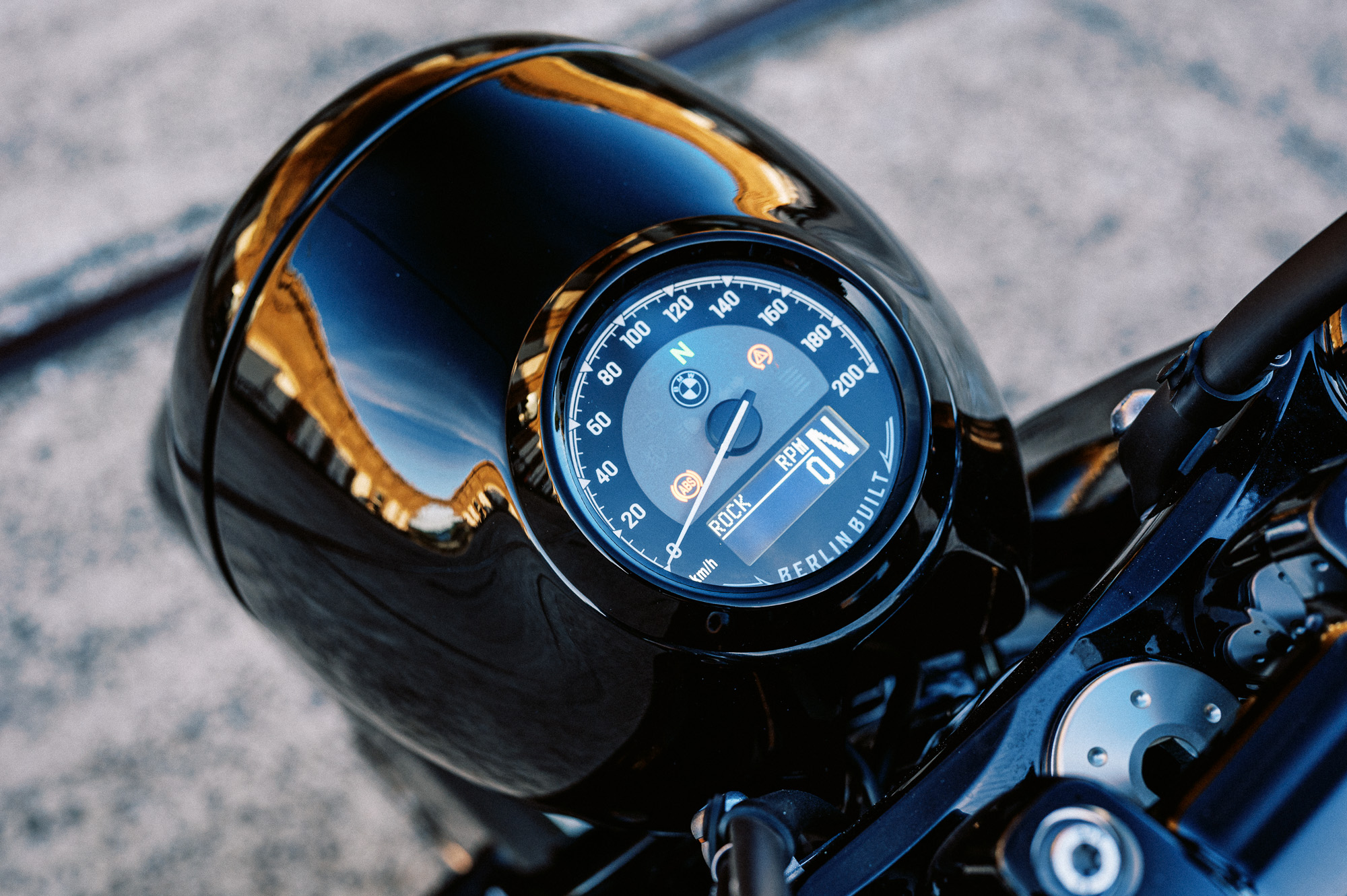 A 2023 BMW R18 Roctane Bagger detail image