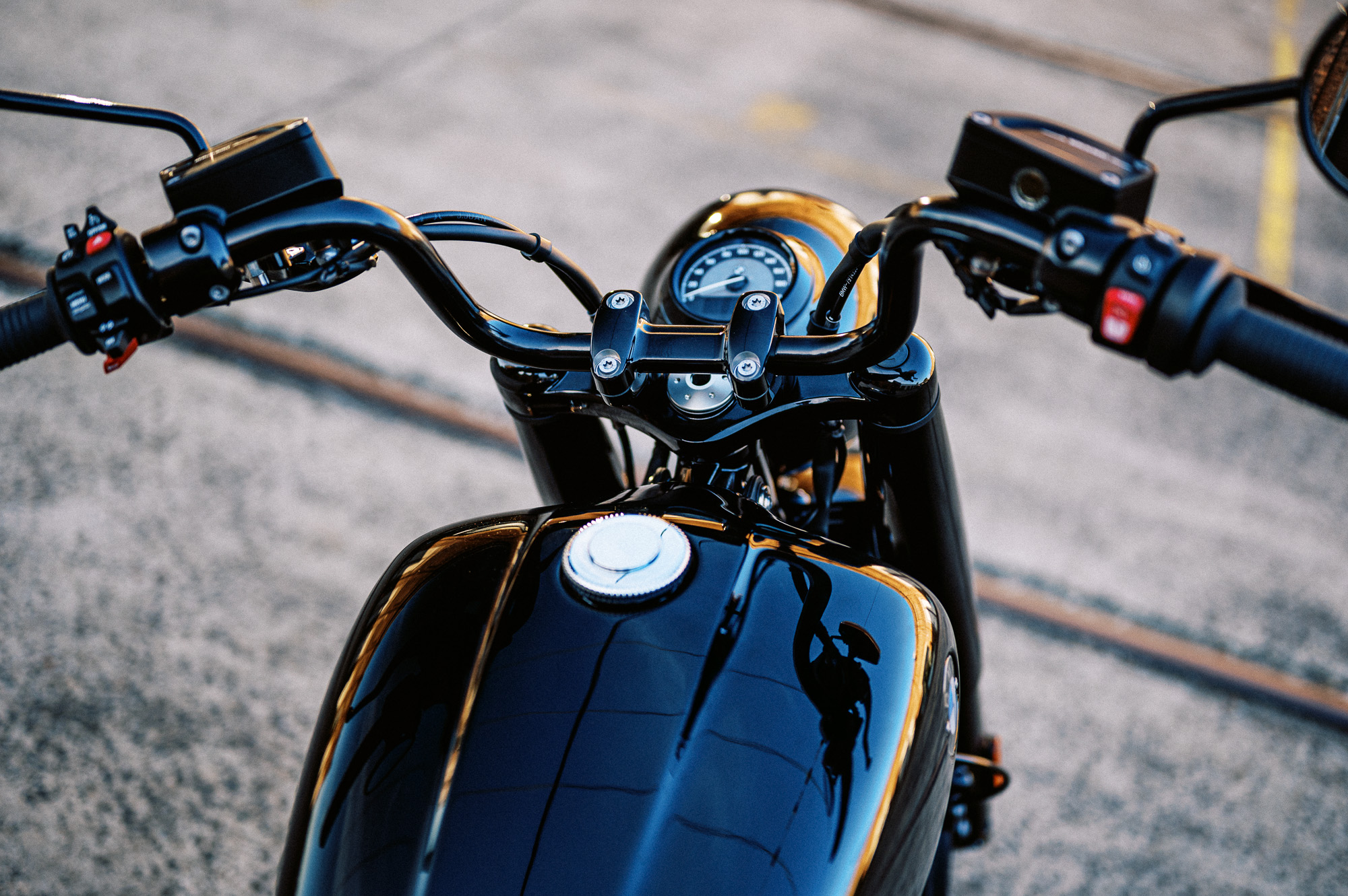 A 2023 BMW R18 Roctane Bagger detail image