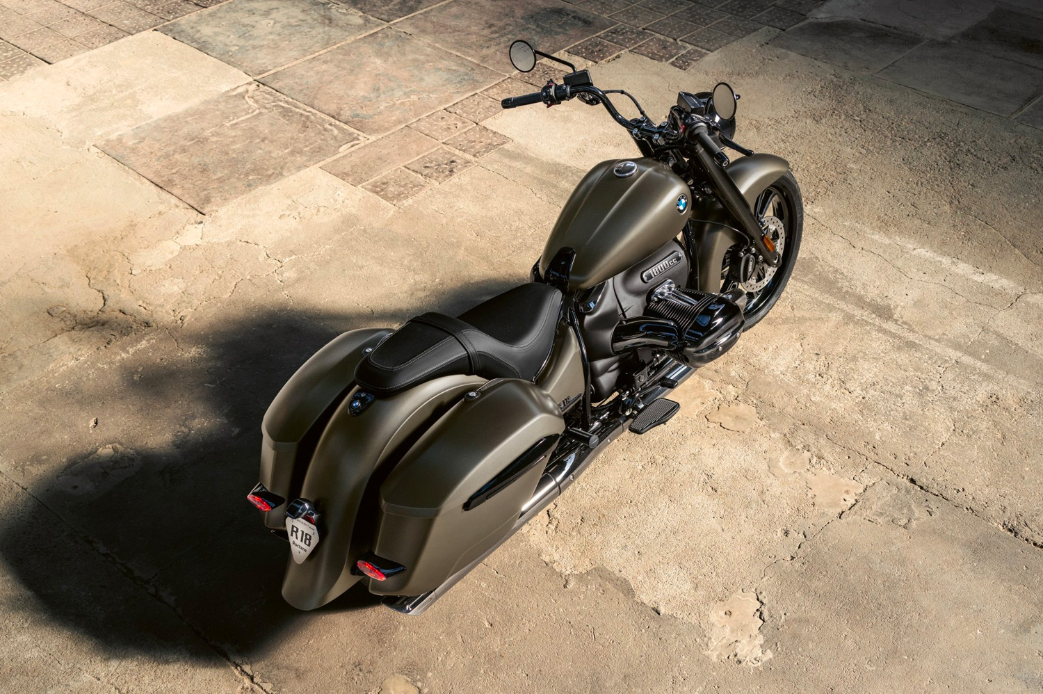 A 2023 BMW R18 Roctane Bagger