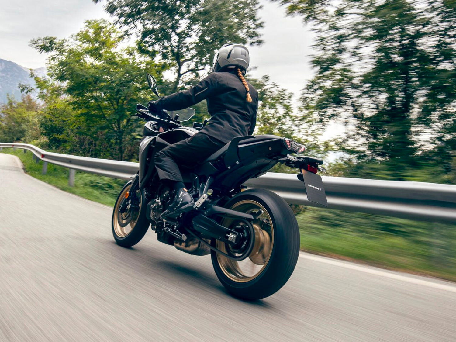 the 2023 Yamaha Tracer 7 Motorcycle