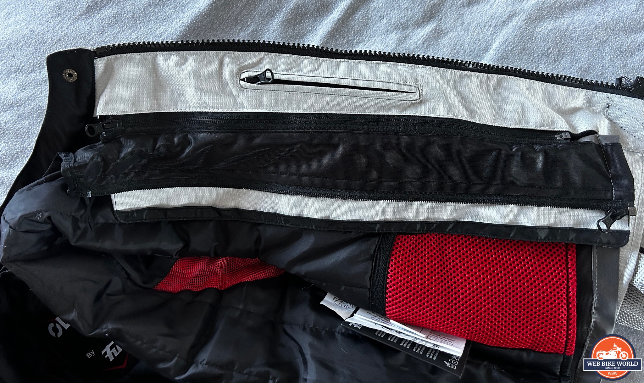 Closeup of the zipper holding the interior lining in