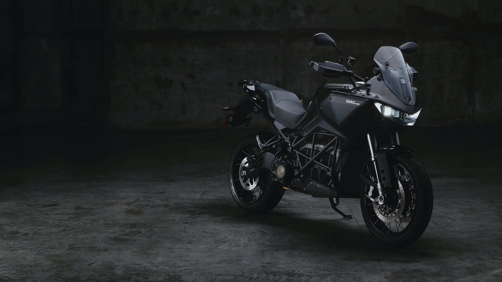 Zero Motorcycles' DSR/X. Front quarter view.