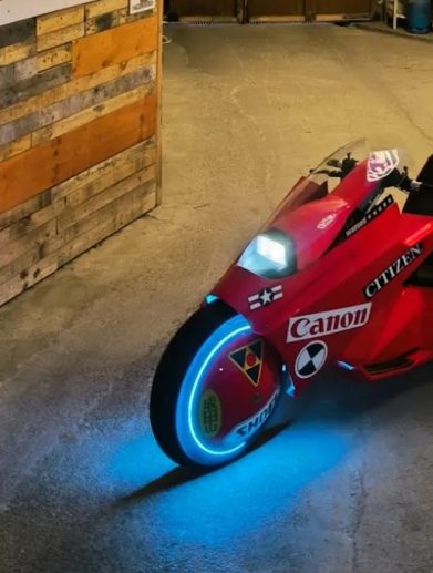 A customized motorcycle based off of the motorcycle in AKIRA.