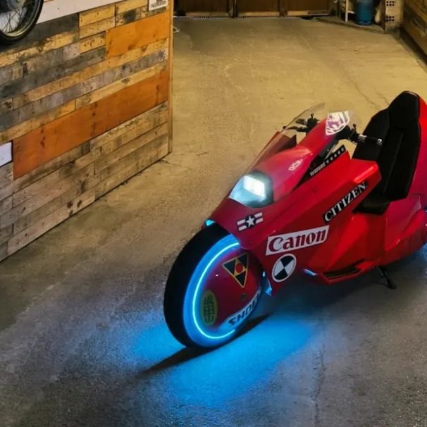 A customized motorcycle based off of the motorcycle in AKIRA.