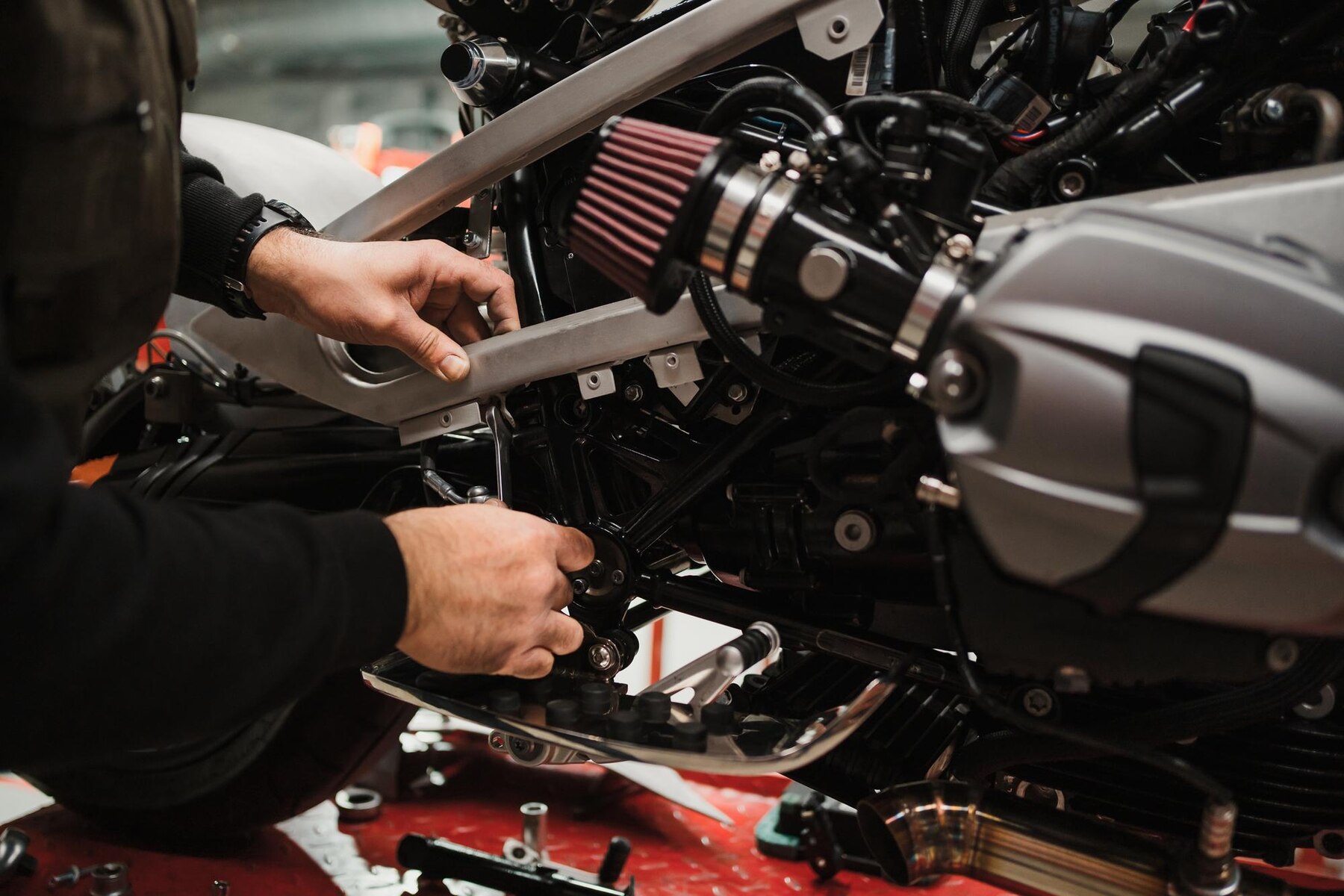 career-advice-how-to-become-a-motorcycle-mechanic-webbikeworld