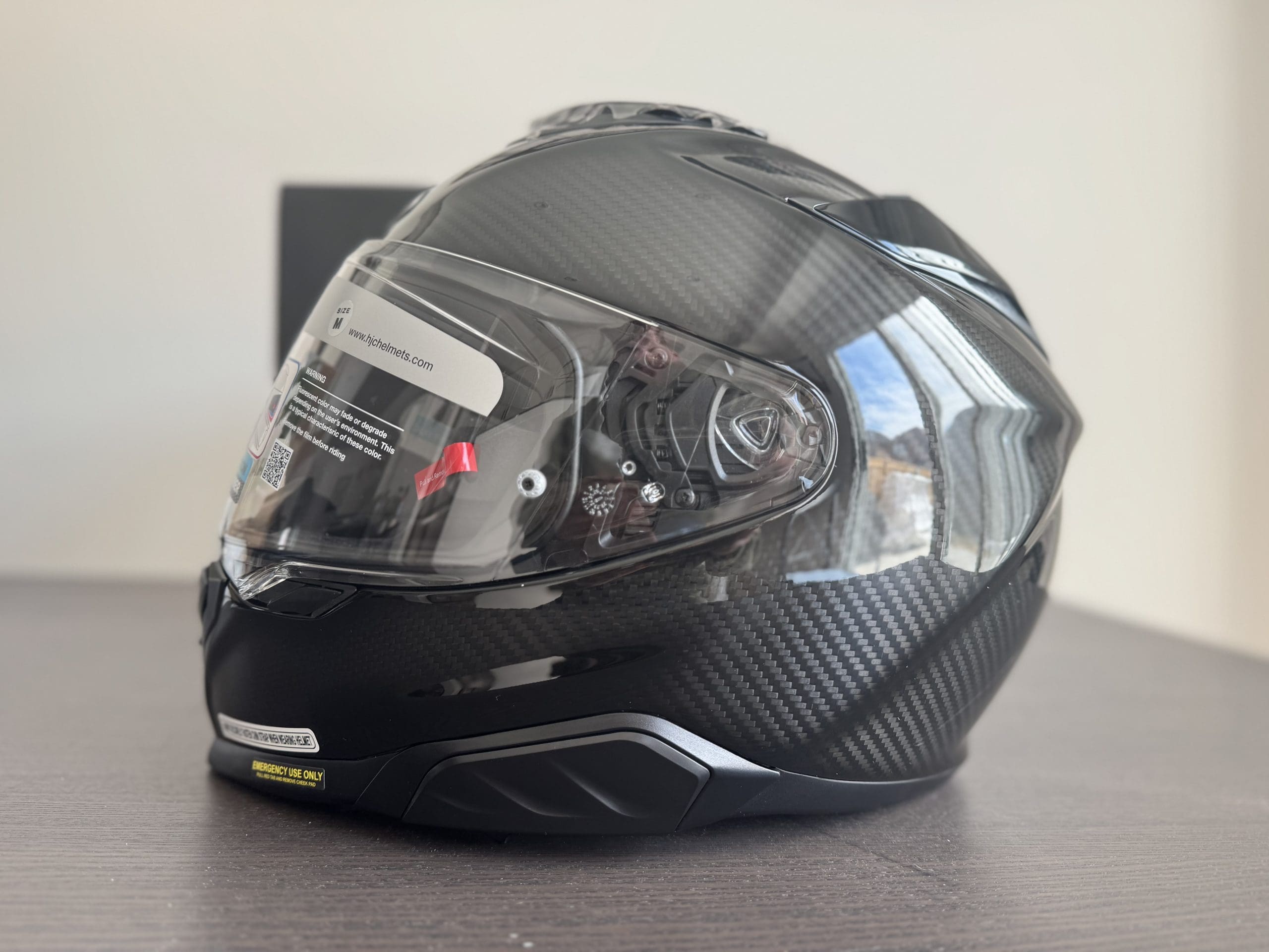 Side profile of the RPHA 71 Carbon helmet