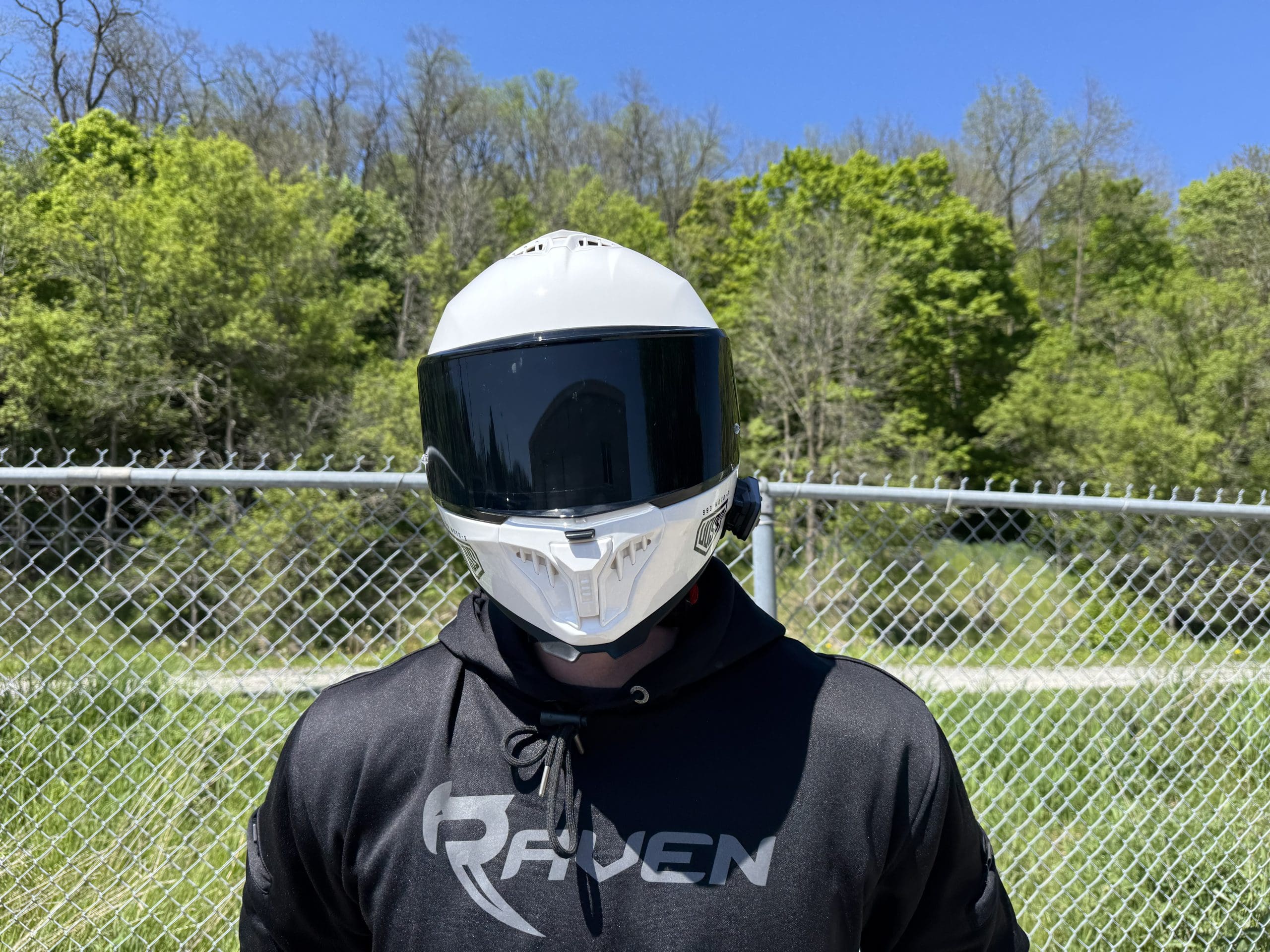 Voss 993 Moto-S helmet being worn by a rider