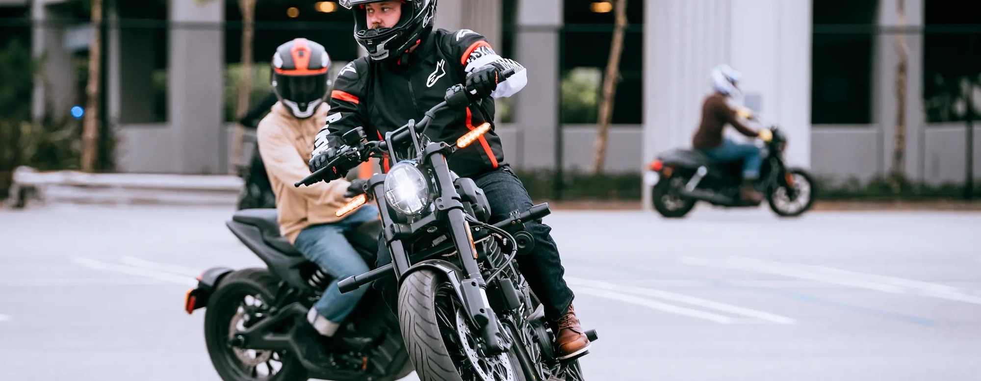 A view of a rider riding an S2 LiveWire motorcycle at Bartels’ Harley-Davidson® Riding Academy in Marina del Rey.