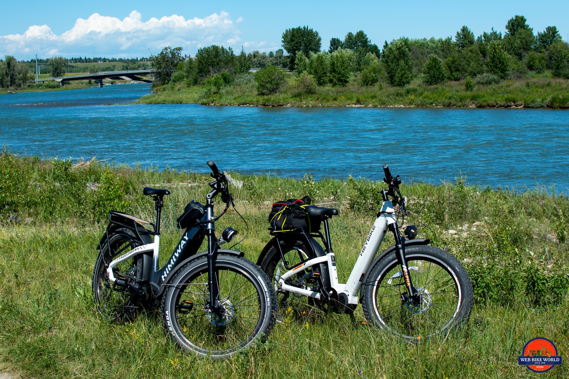 Left: Himiway D5 Pro, Right: Heybike Alpha