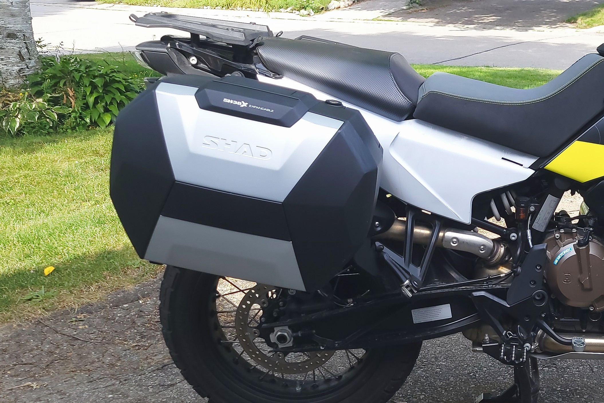 rewrite this title SHAD SH38X Side Case Review