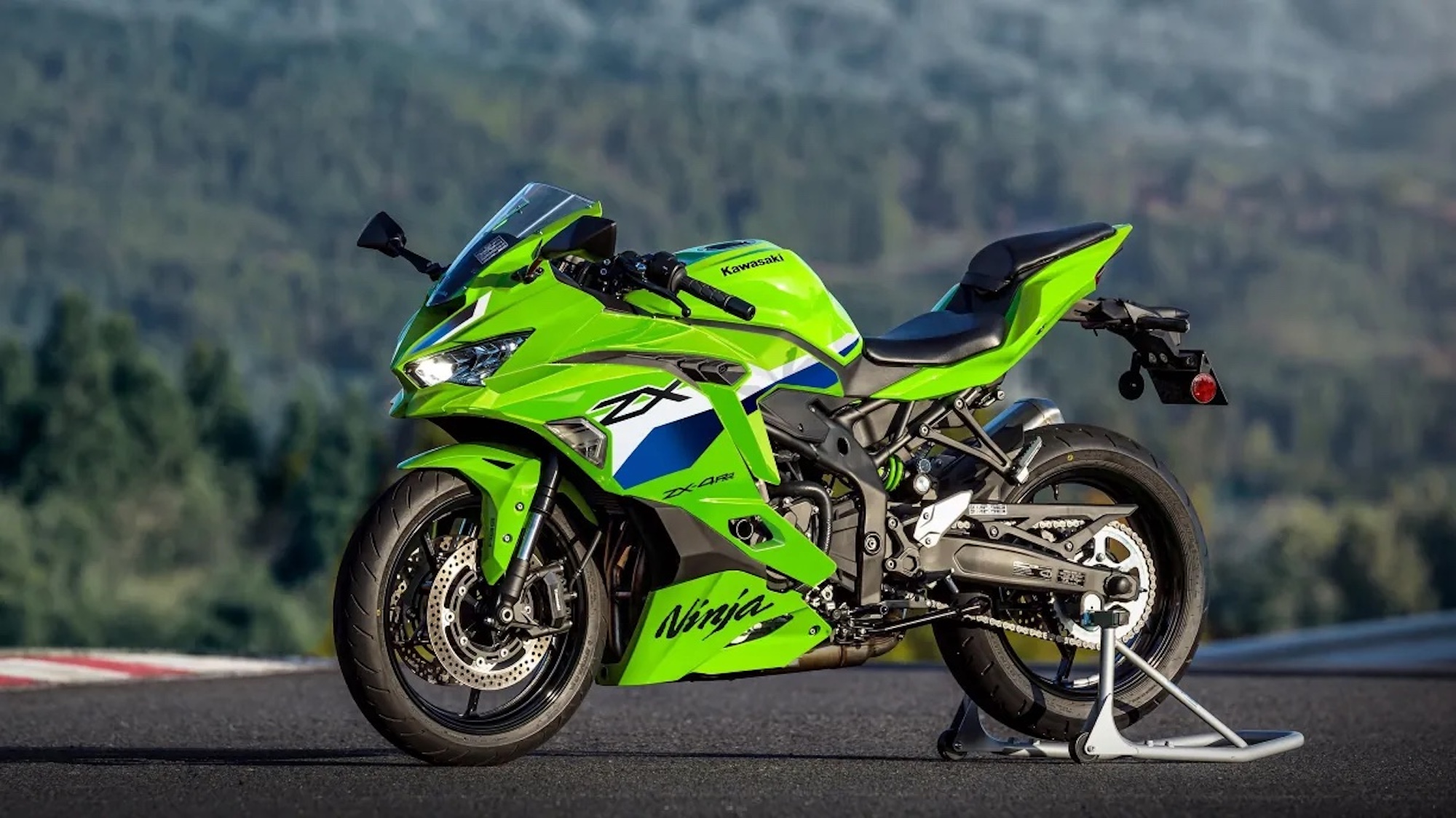A view of a Kawasaki ZX-4RR. Media sourced rfom Kawaski.