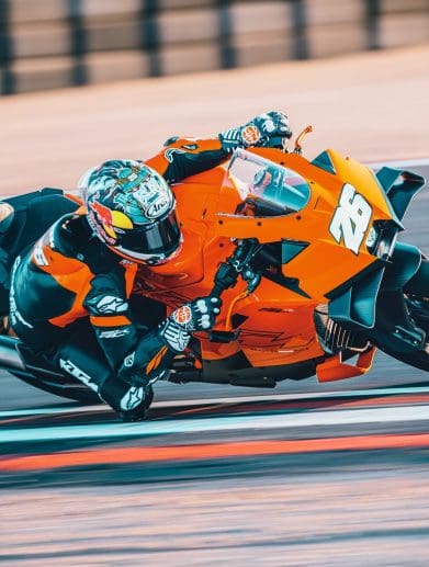 KTM's new 2026 990 RC R on the race track.