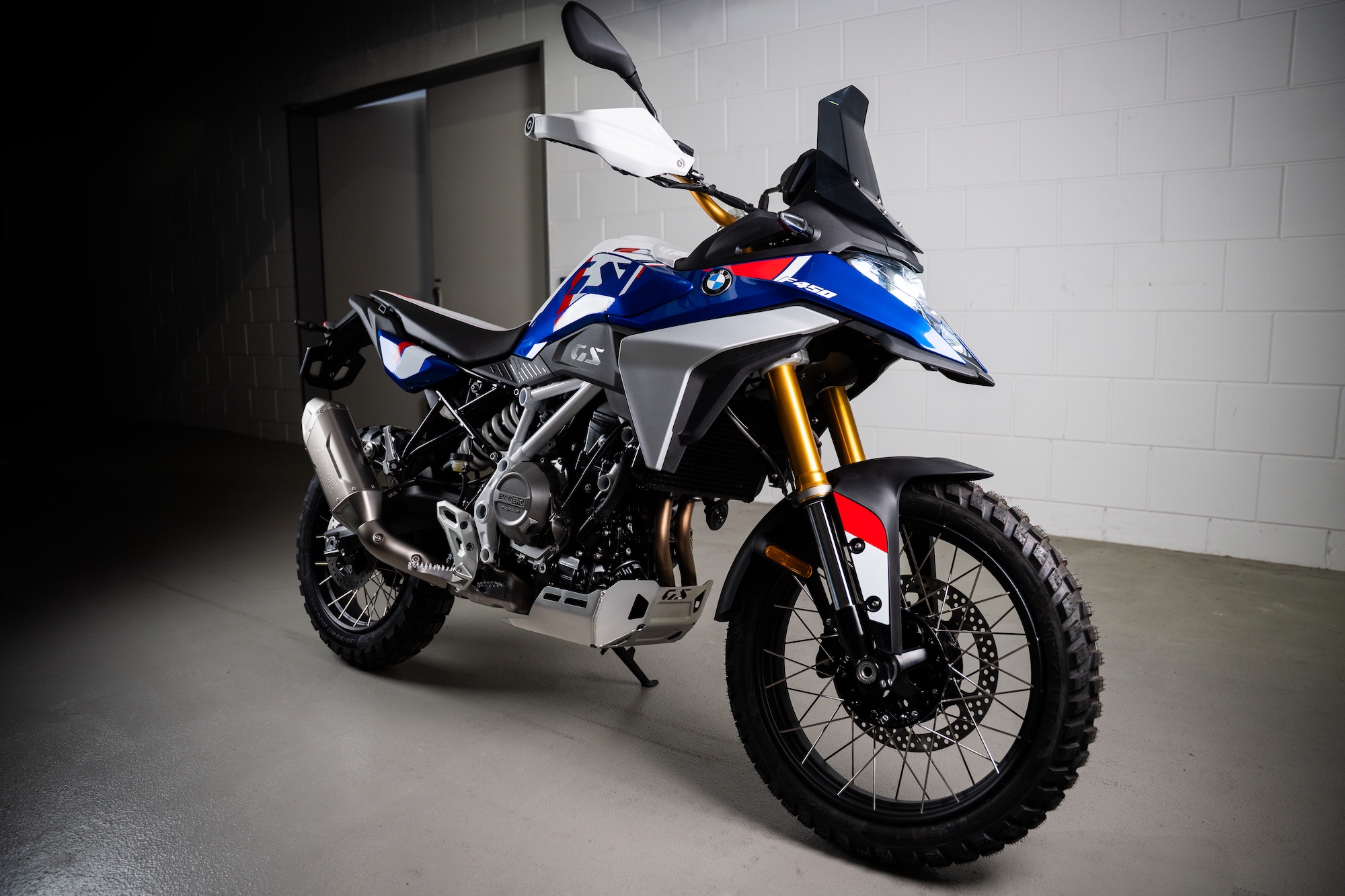 Side Quarter view of BMW F 450 GS.