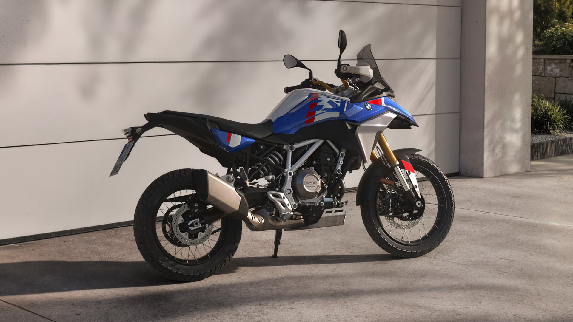 A view of BMW's new F 450 GS. Media sourced from BMW.