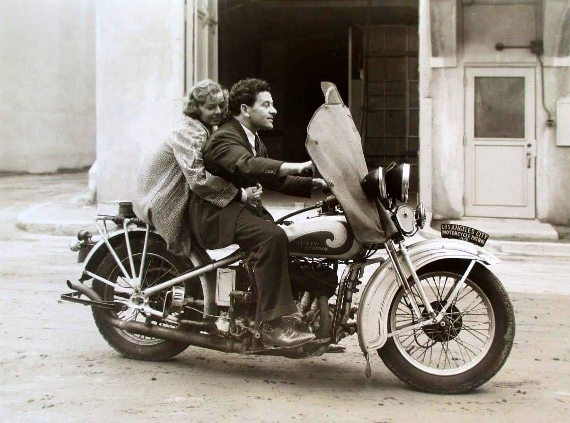 rewrite this title How the Harley-Davidson Knucklehead Defined the American V-Twin Sound